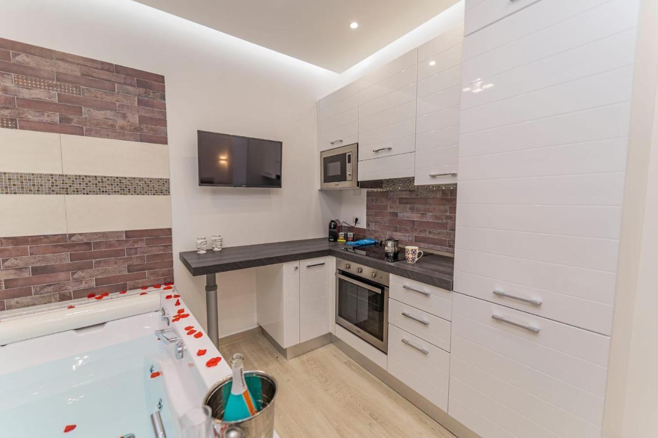 Luxurysuitepirandello Catania Bagian luar foto